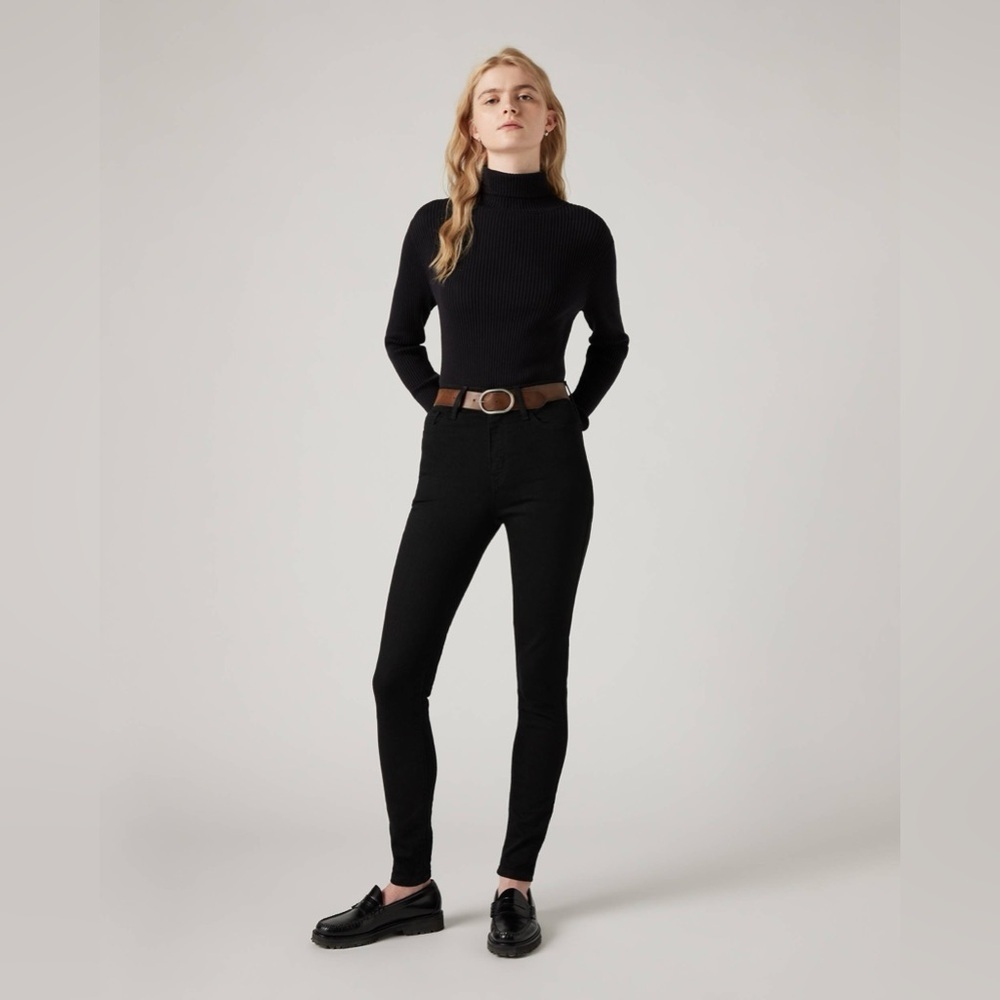 Levi’s 720 High Rise Super Skinny Size 32